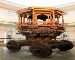 The museum has an amazing 18th-century chariot which is specially used in all the festivals.
